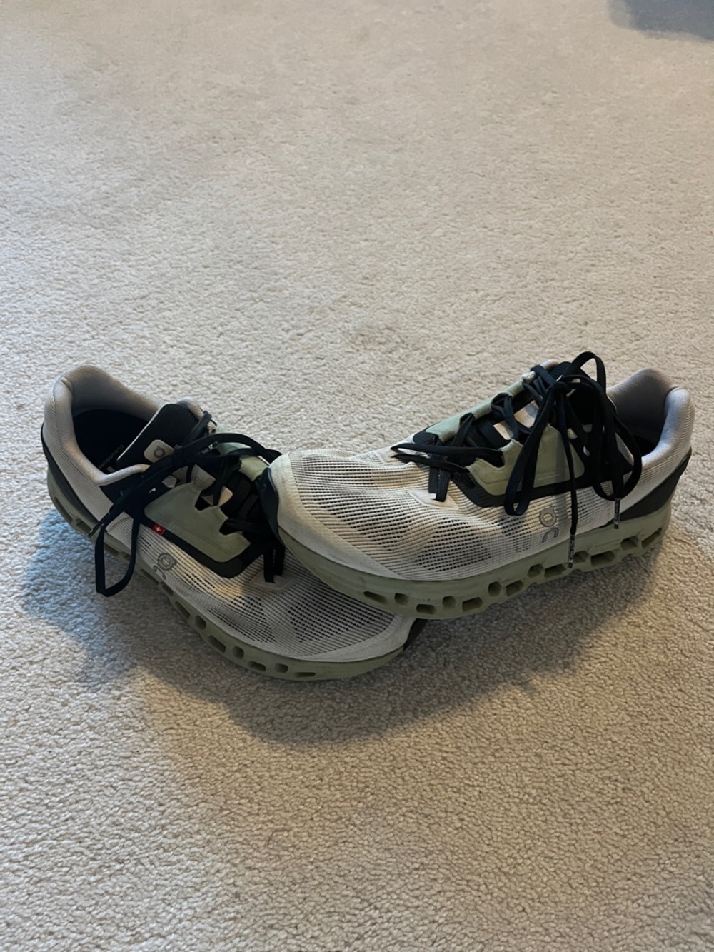 Women’s On Cloud Light Gray and Black Running Shoes Size 9.5